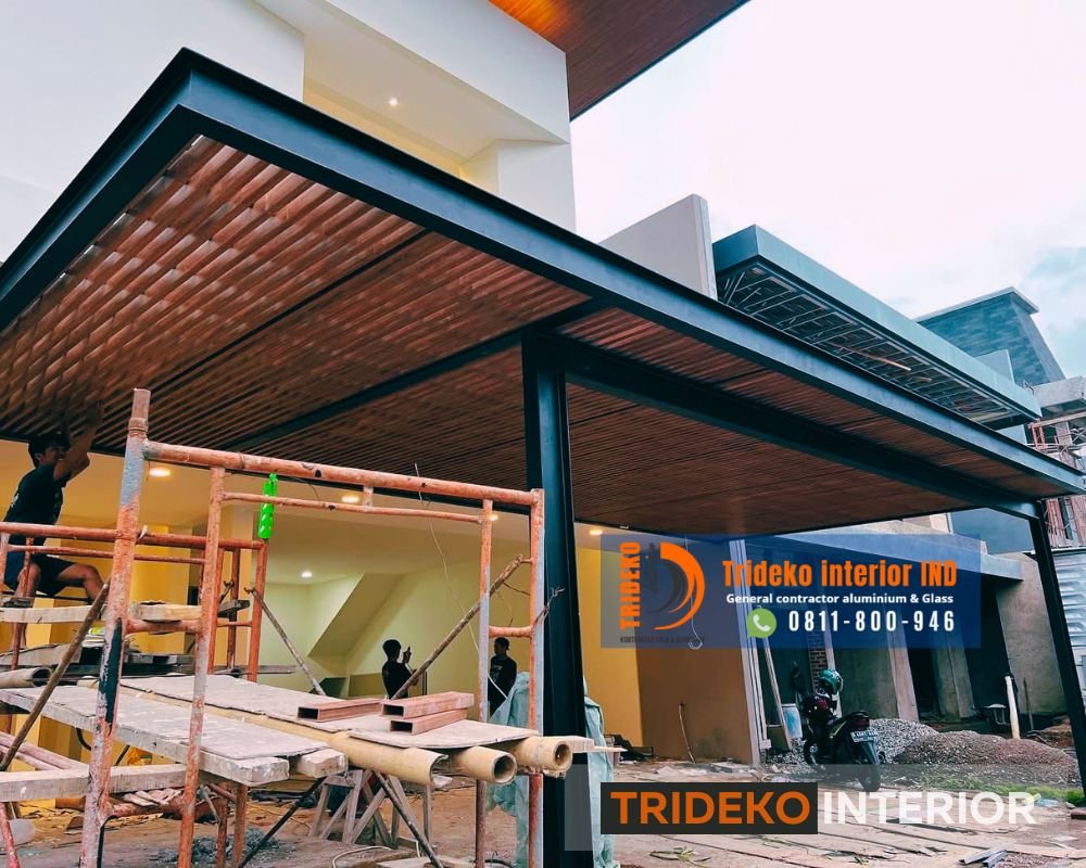 Atap canopy kaca kombinasi dengan kisi kisi